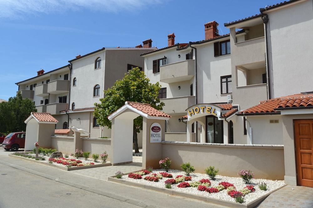 Hotel Villa Letan Fažana Exterior foto